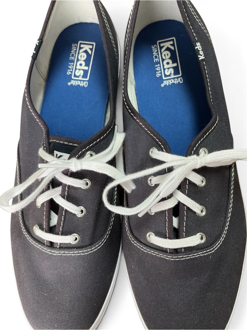 Keds Women’s Size 12 Lace-Up Canvas Sneakers in Charcoal with White Laces
